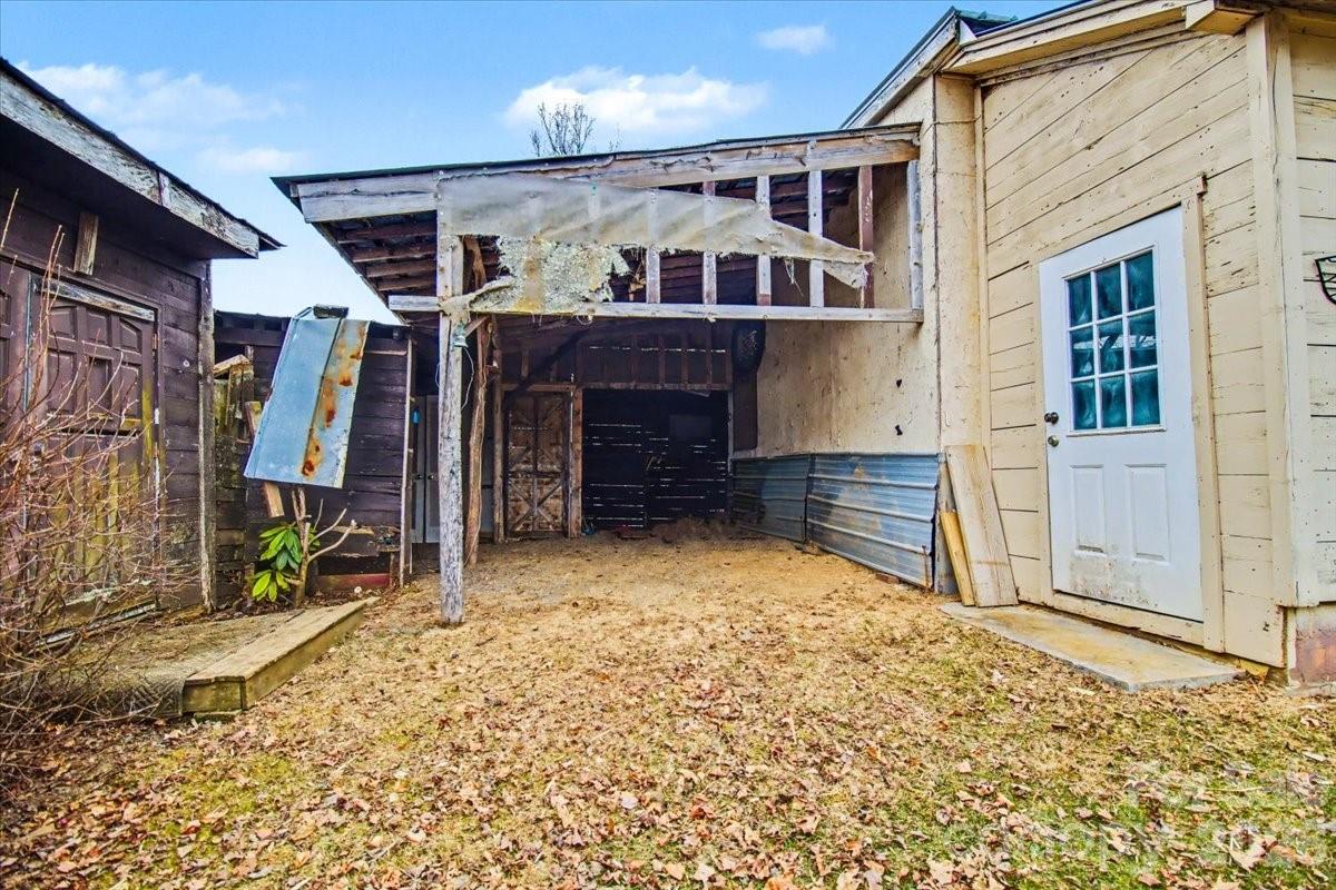 170 Styles Road — Burnsville