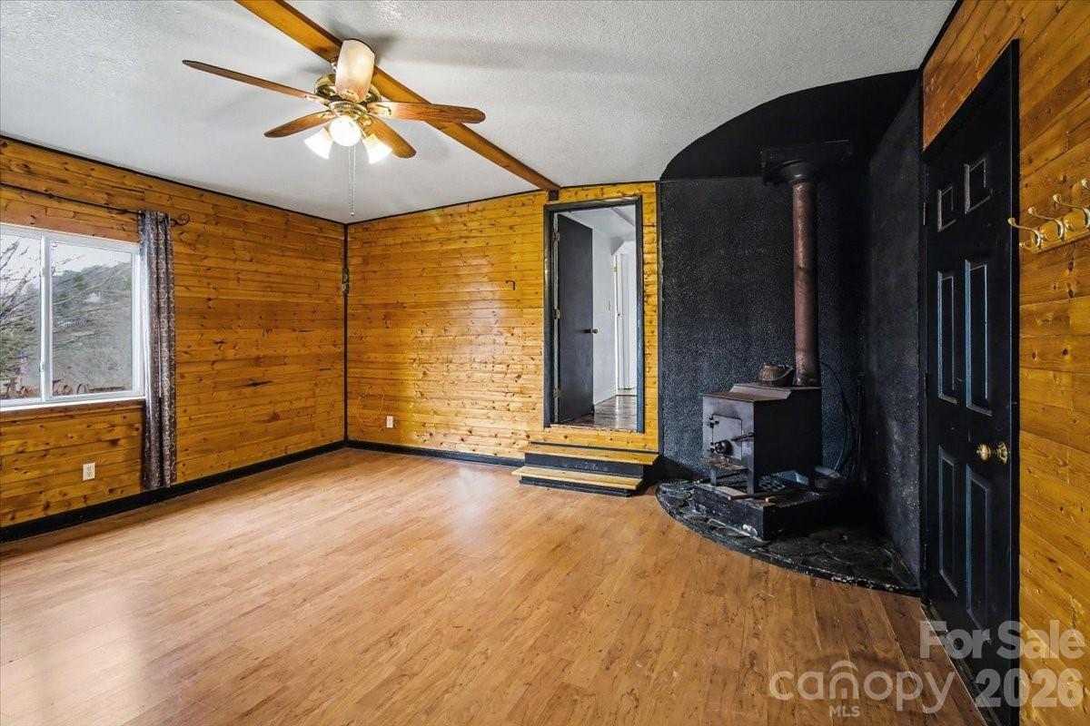 170 Styles Road — Burnsville