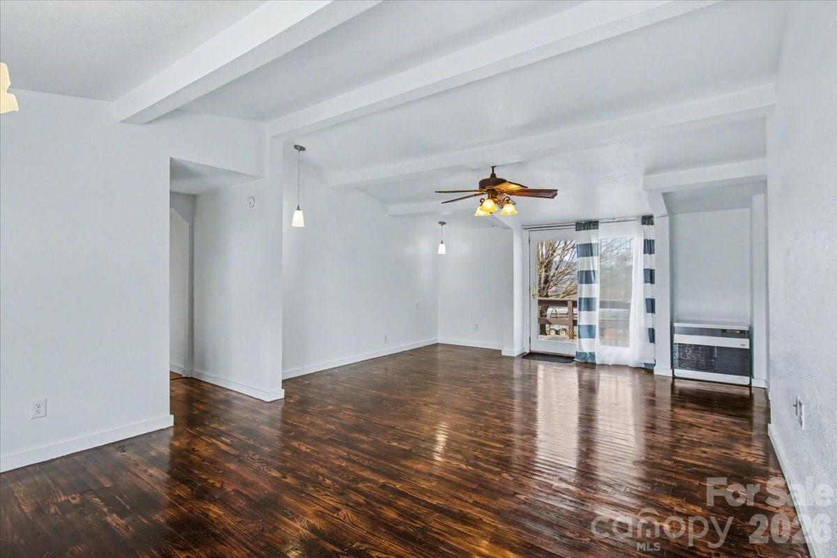 170 Styles Road — Burnsville