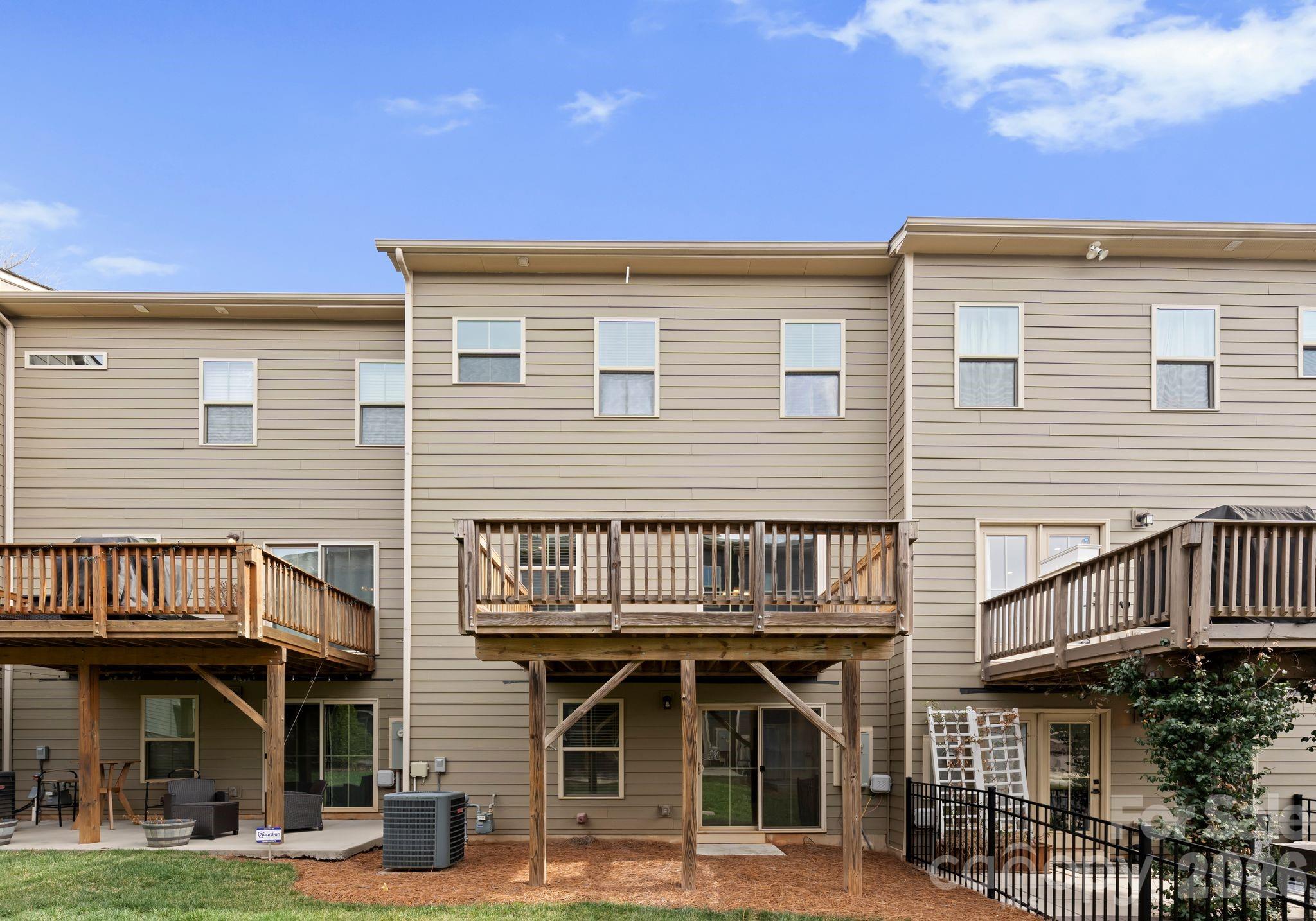 1835 Shumard Lane — Charlotte