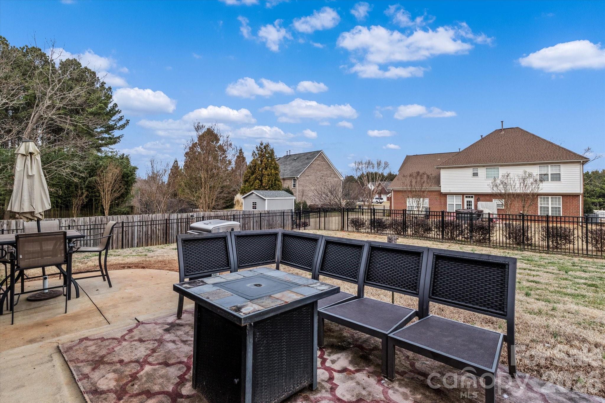 186 Autumn Frost Avenue — Statesville