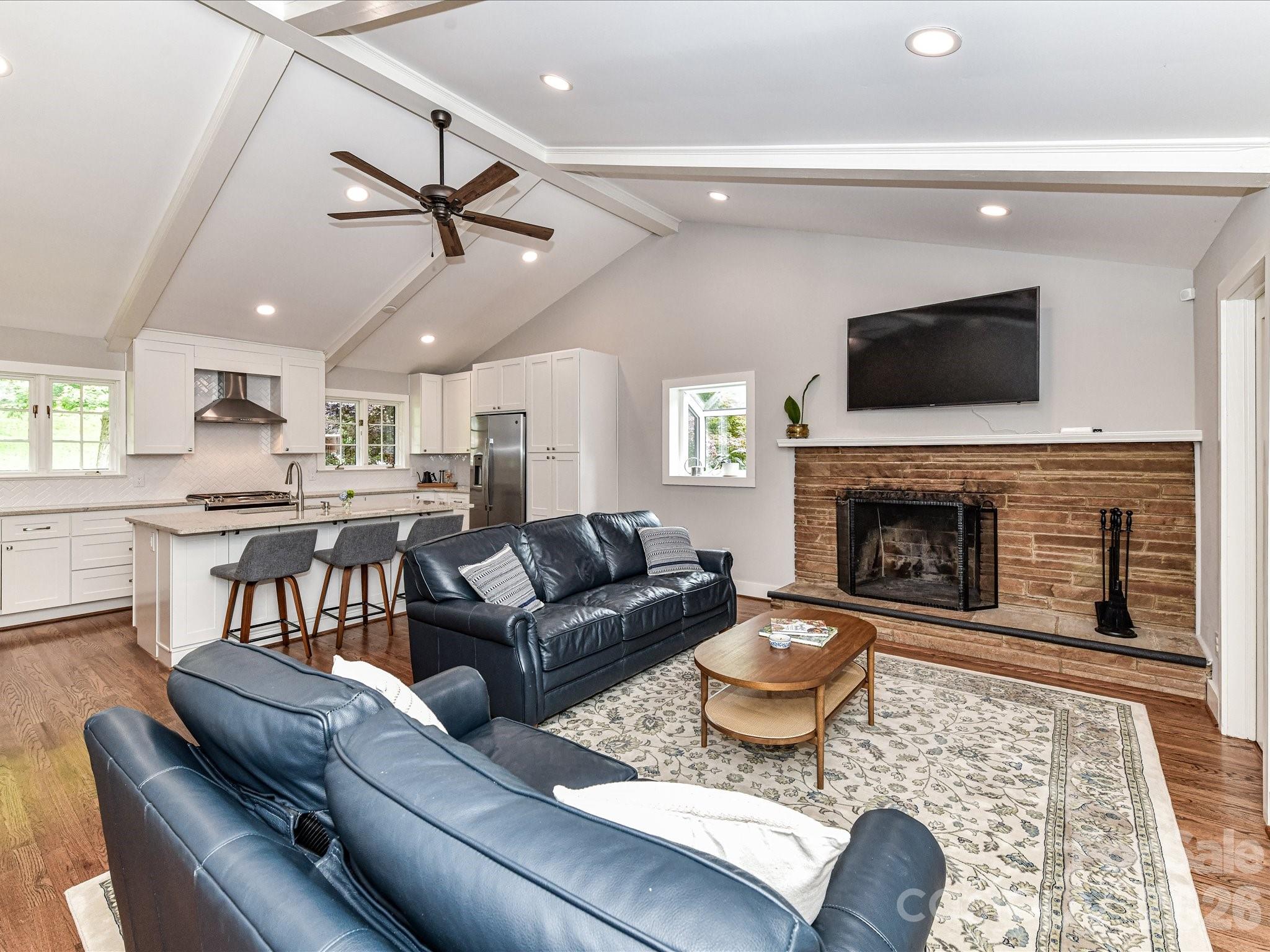2401 Wensley Drive — Charlotte