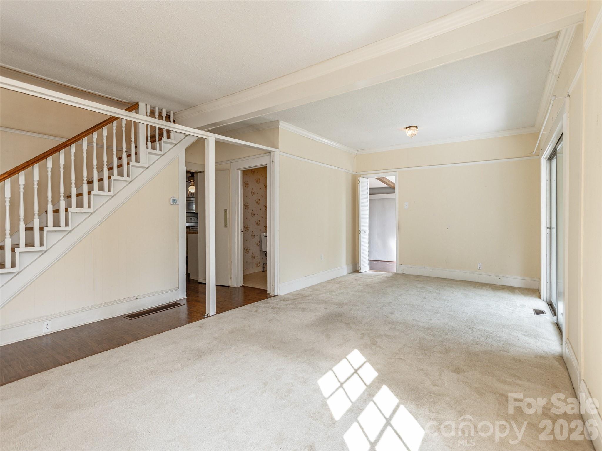 34 Lockhart Road — Tryon