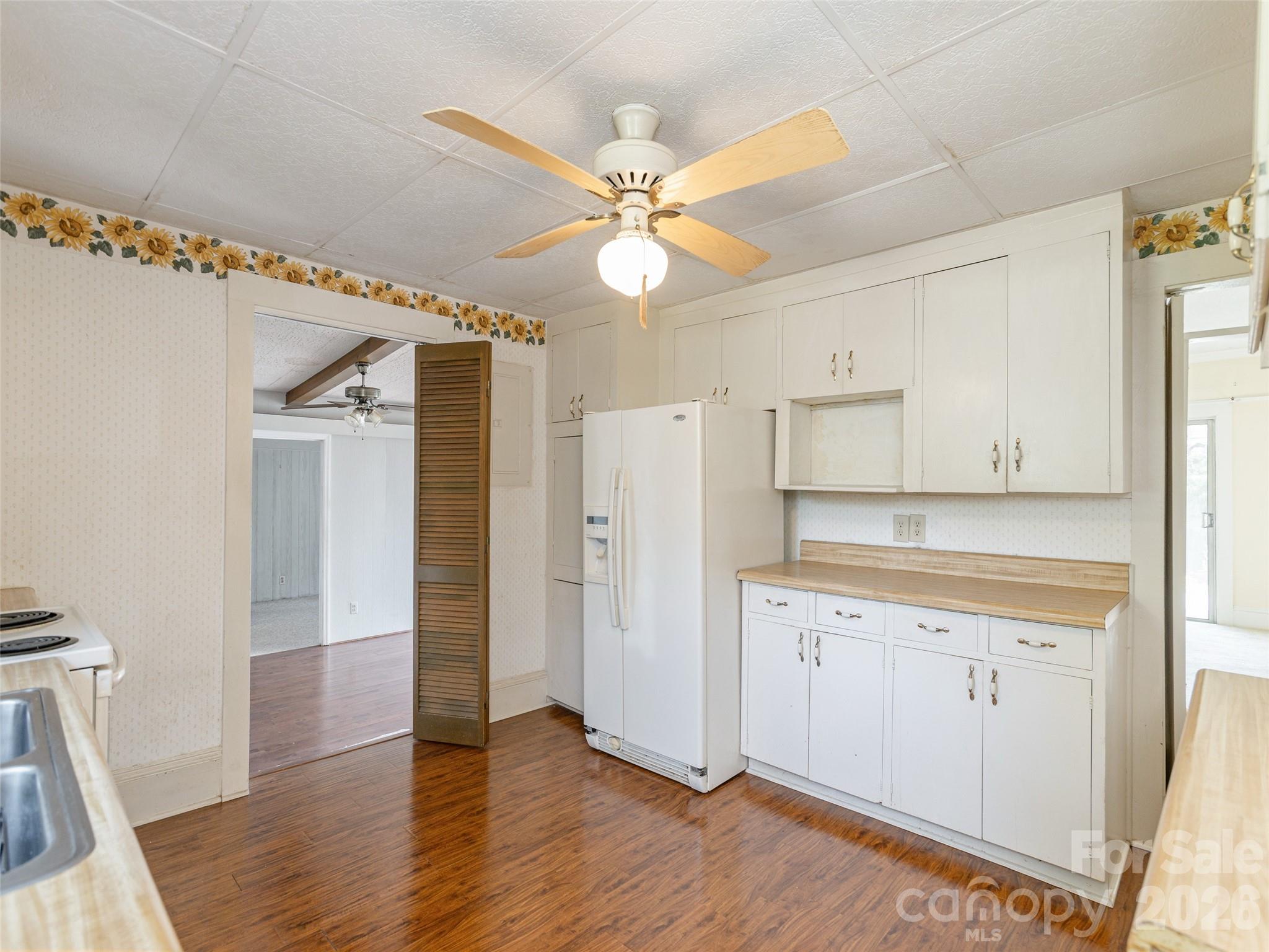 34 Lockhart Road — Tryon