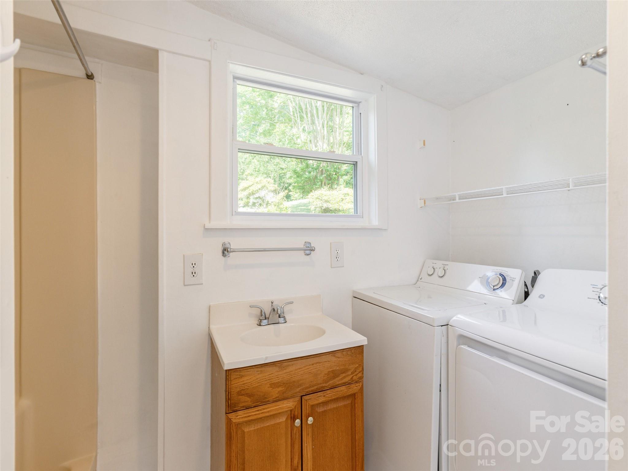 34 Lockhart Road — Tryon