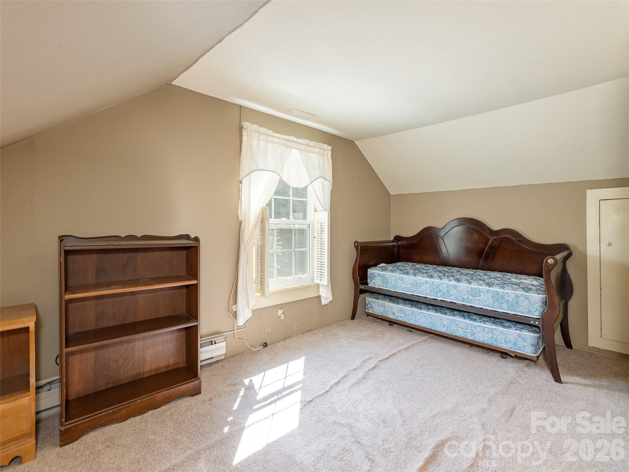 34 Lockhart Road — Tryon