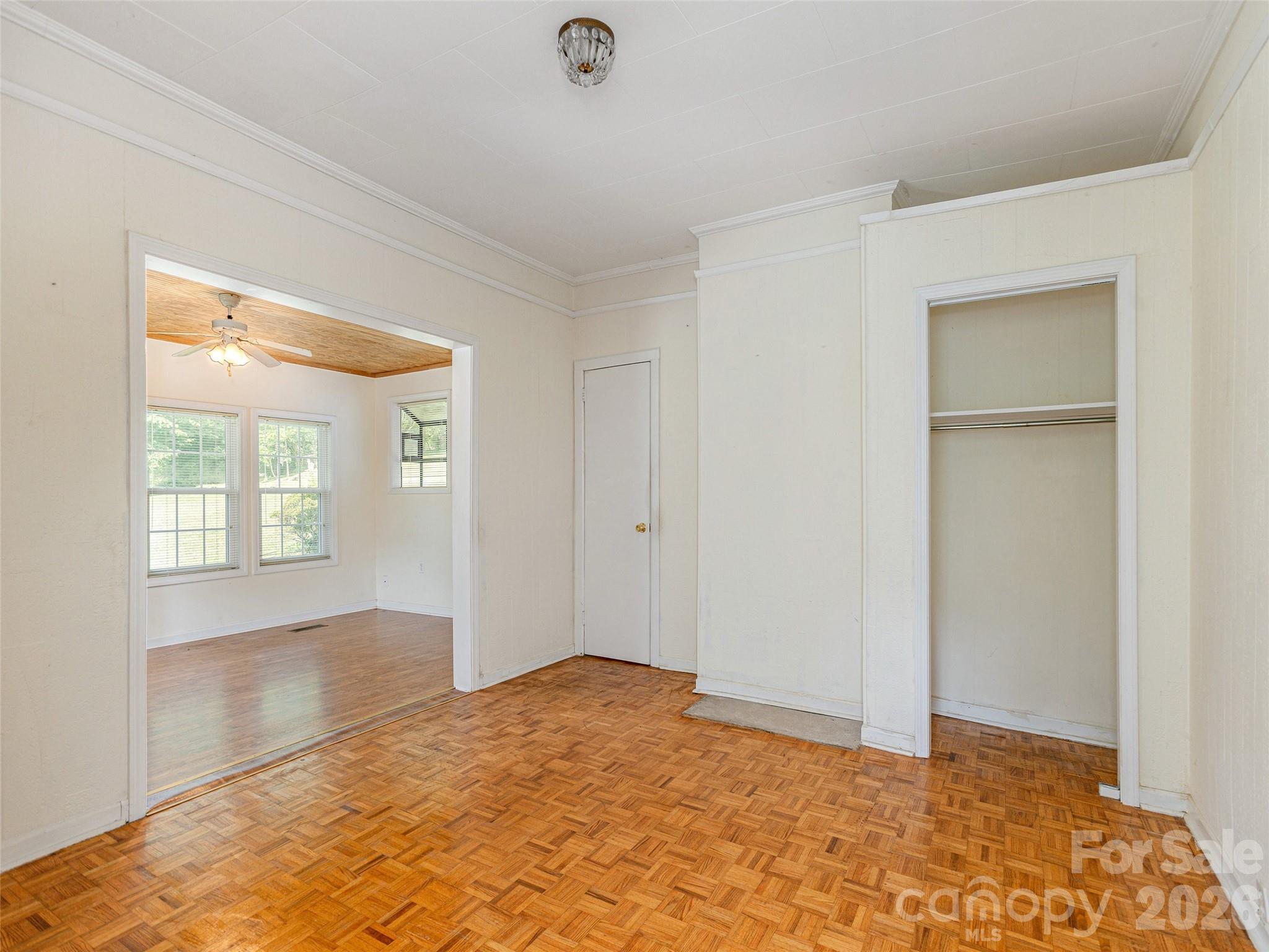 34 Lockhart Road — Tryon