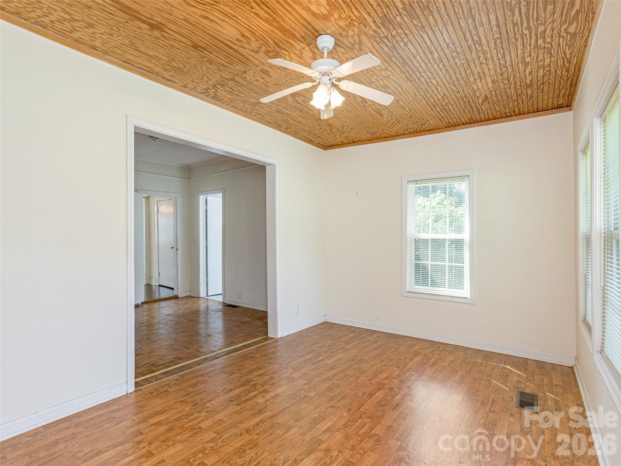 34 Lockhart Road — Tryon