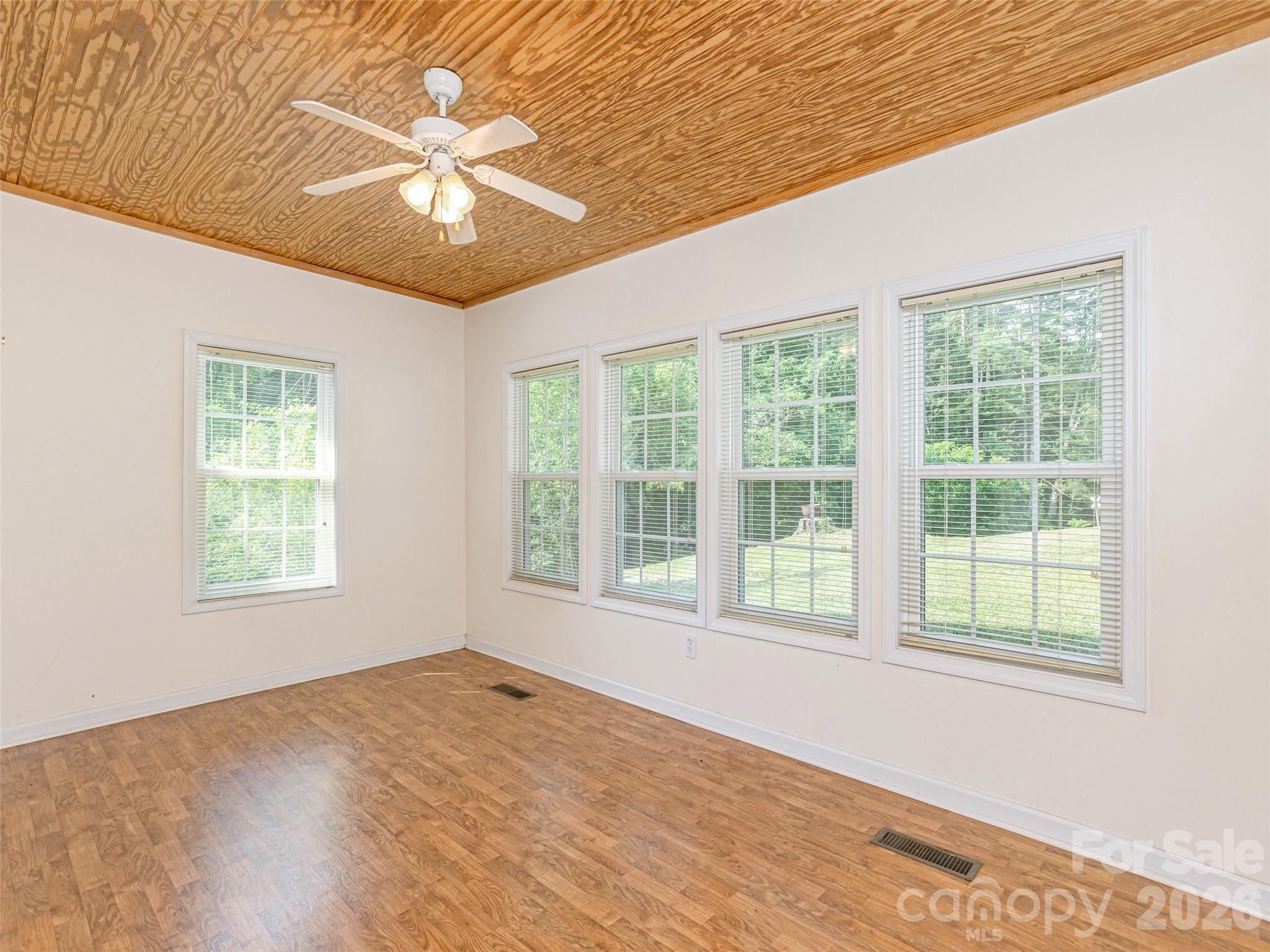 34 Lockhart Road — Tryon