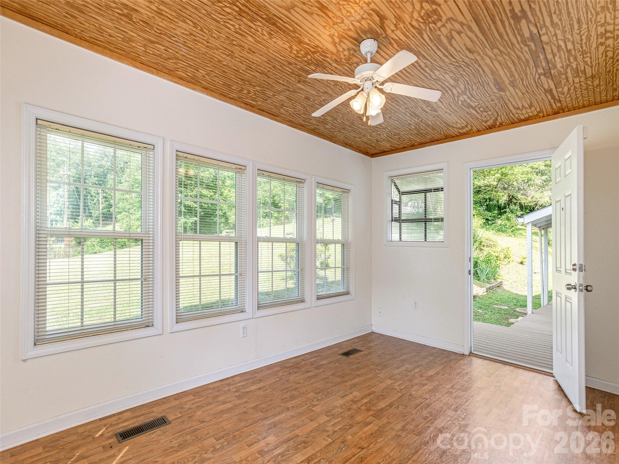 34 Lockhart Road — Tryon