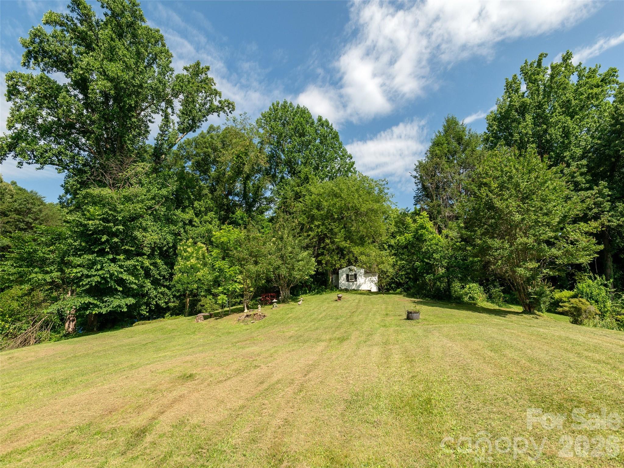 34 Lockhart Road — Tryon