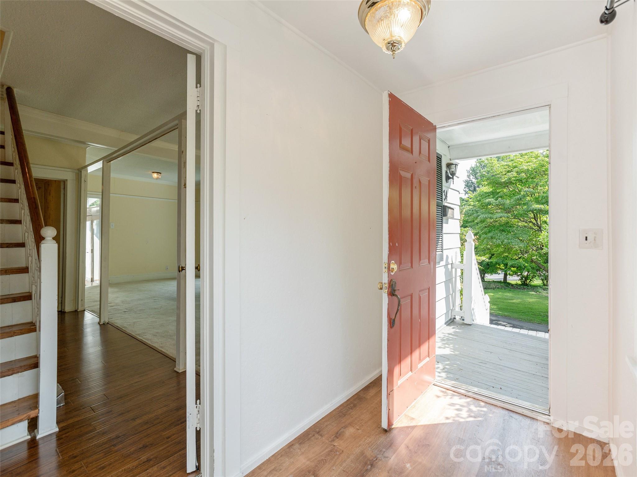 34 Lockhart Road — Tryon
