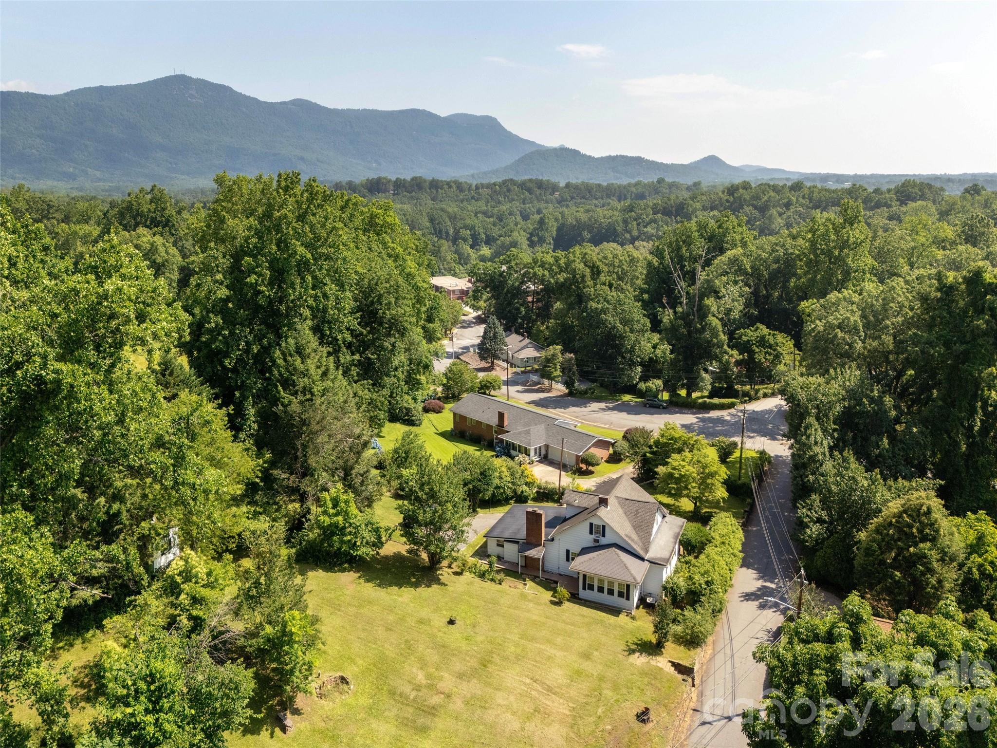 34 Lockhart Road — Tryon