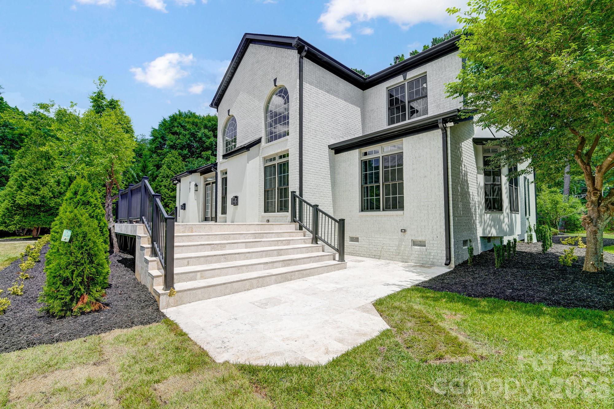 8707 Fairview Road — Charlotte