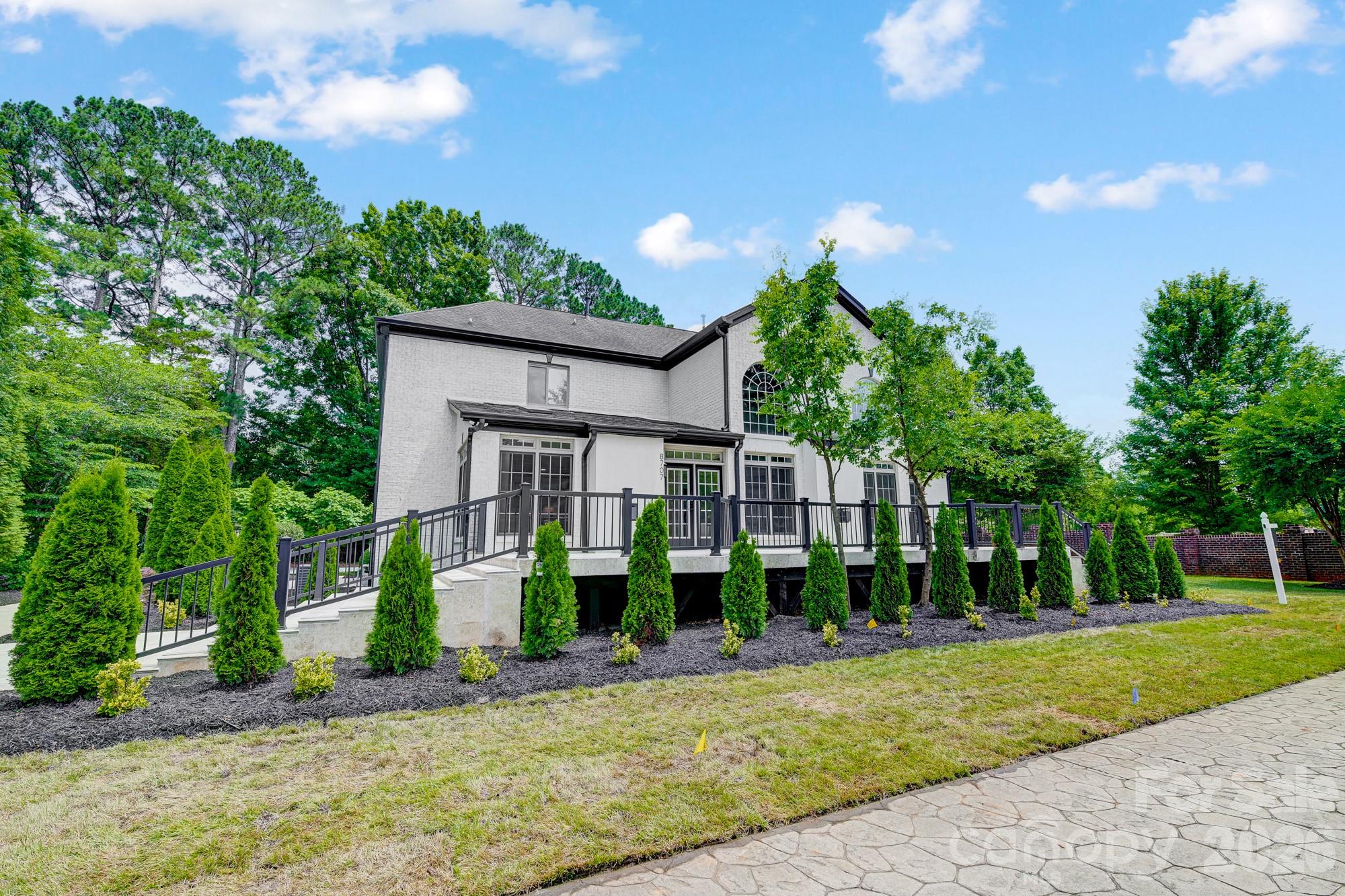 8707 Fairview Road — Charlotte