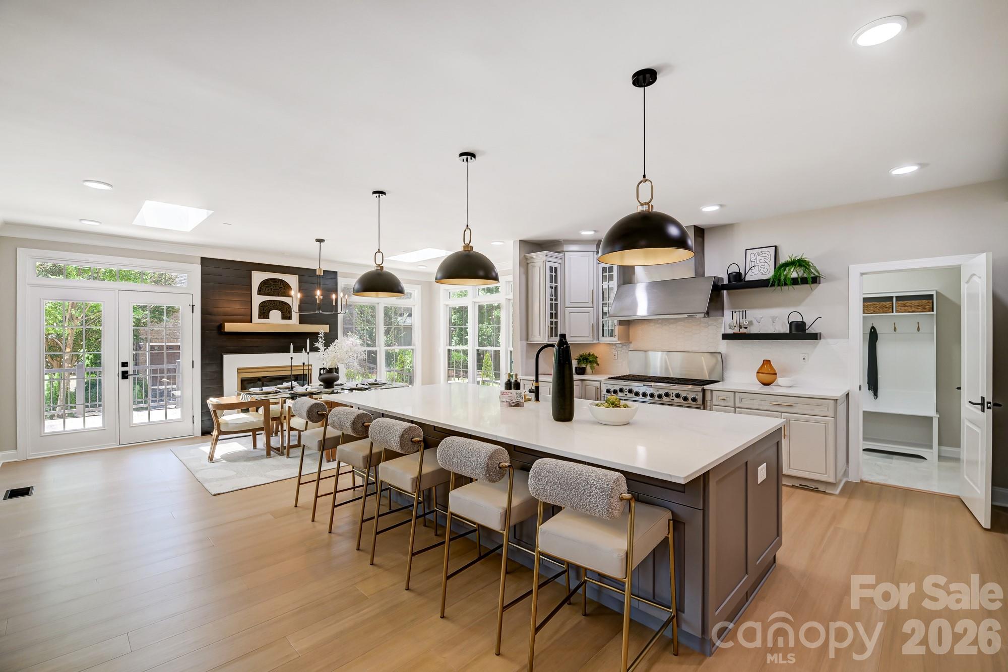 8707 Fairview Road — Charlotte