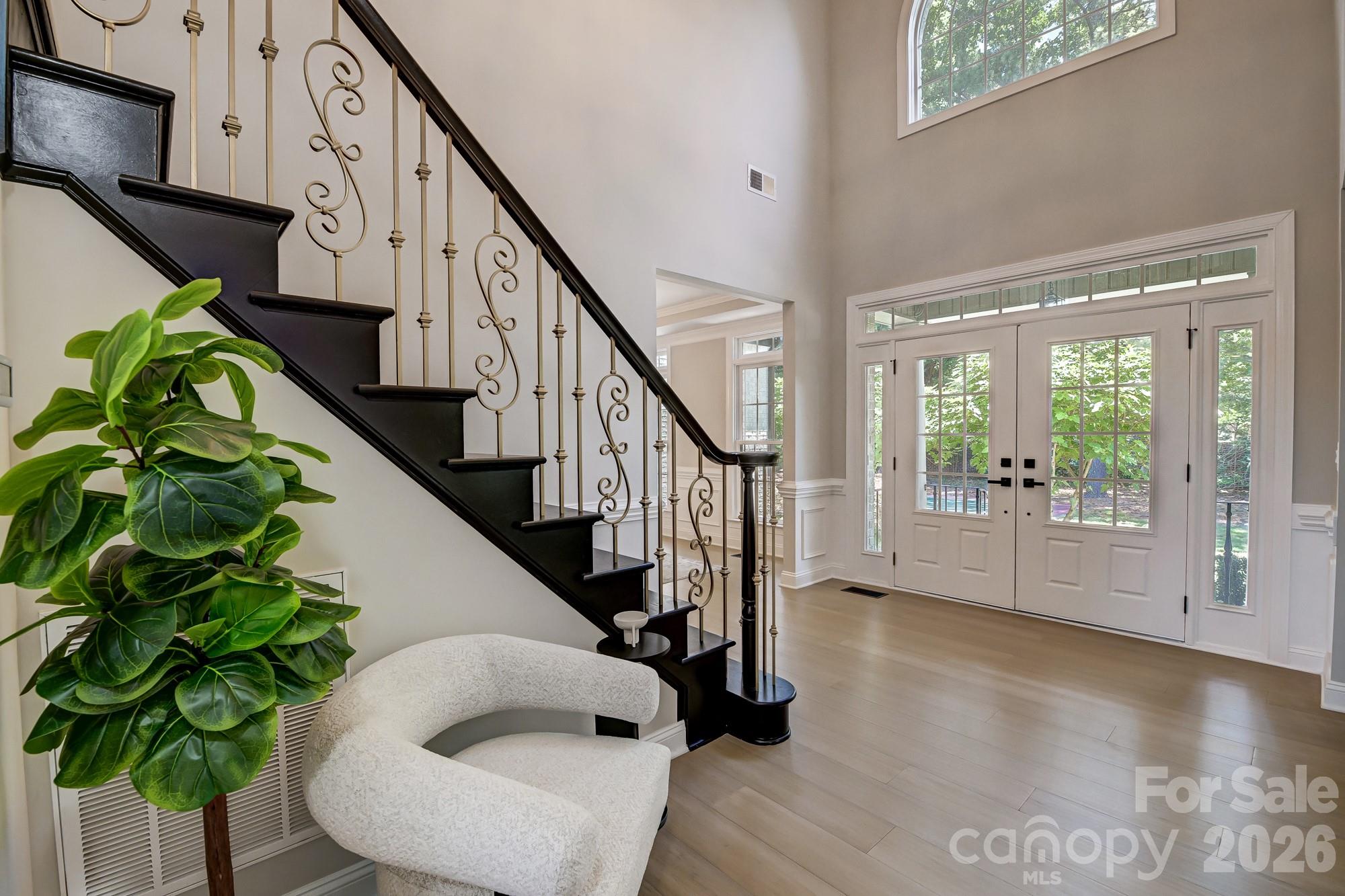 8707 Fairview Road — Charlotte