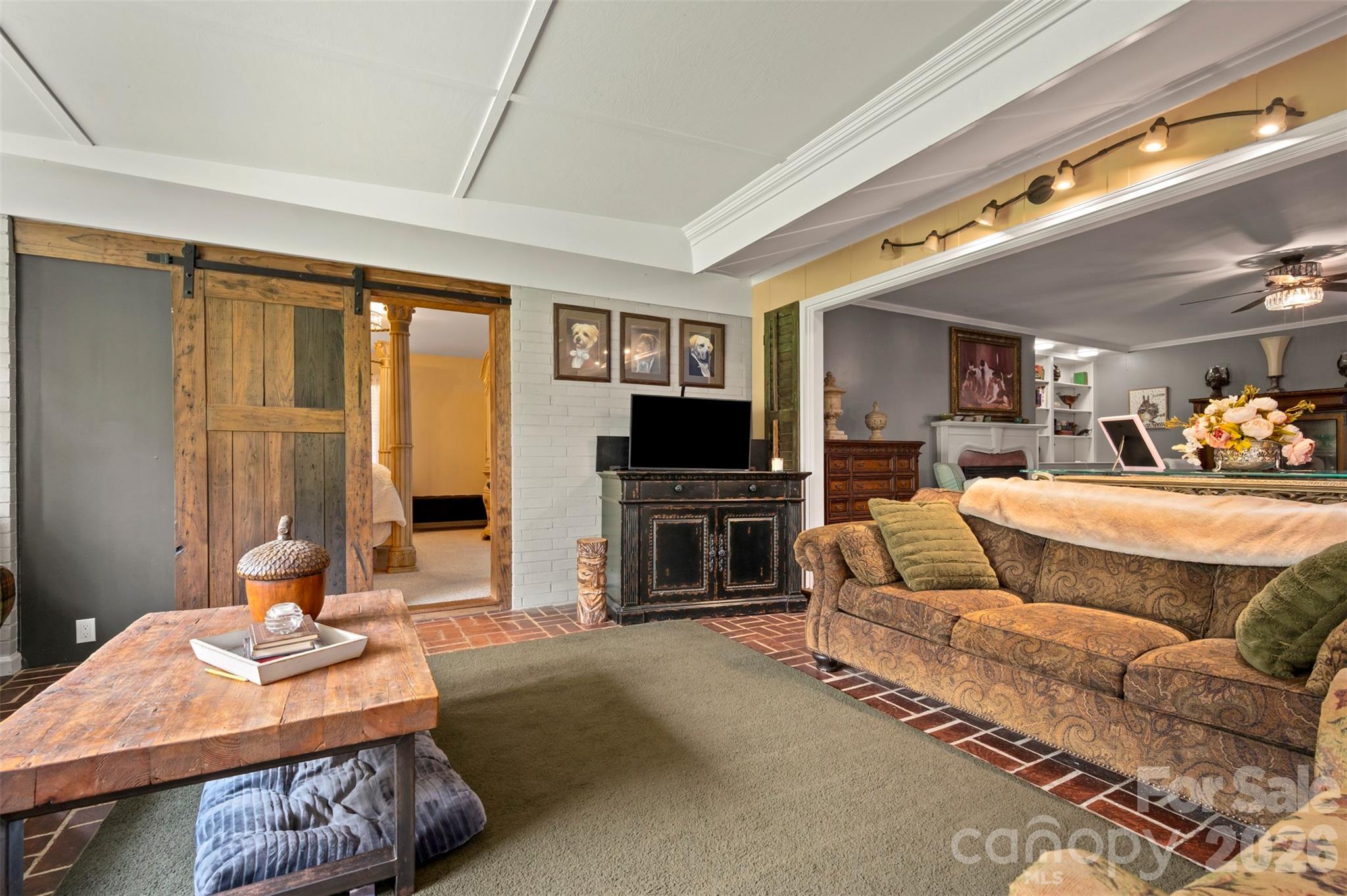64 Persimmon Hill Drive — Columbus