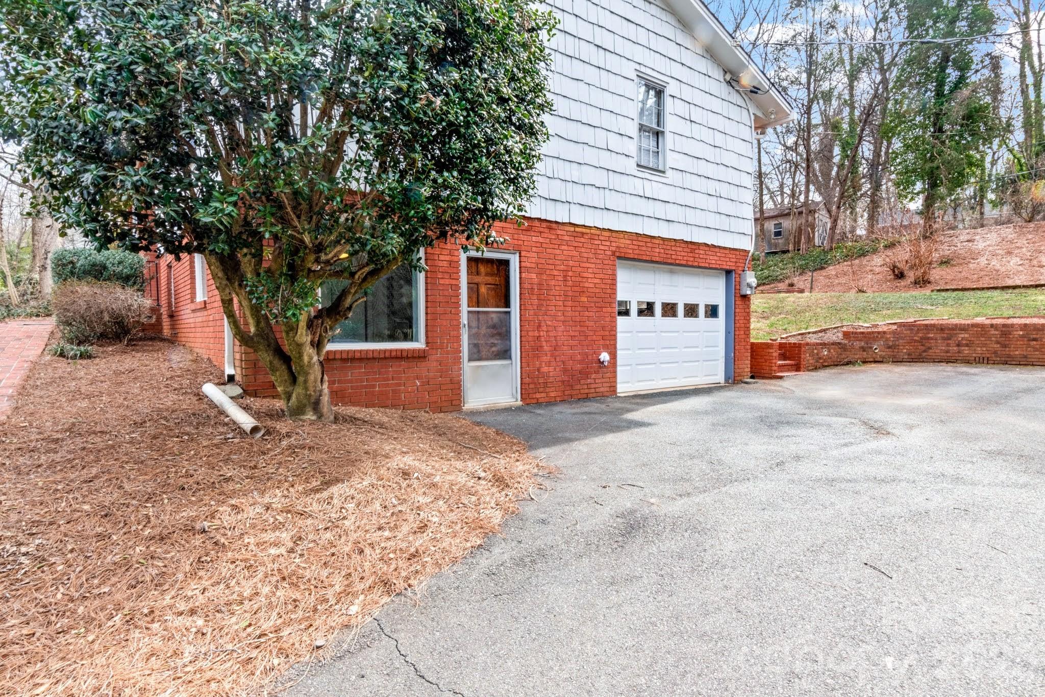 3116 Burkeshore Road — Winston Salem