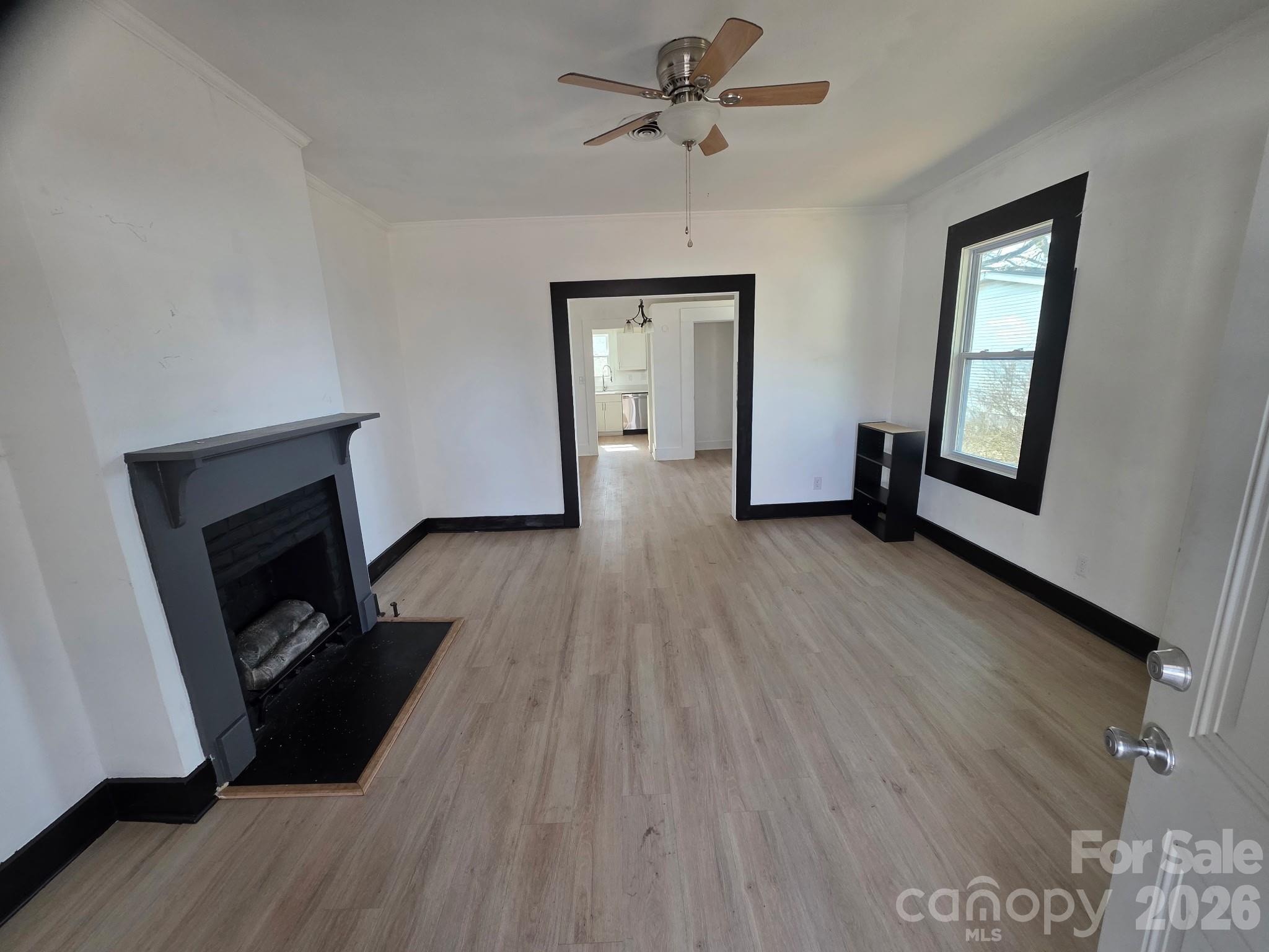 572 2nd Street — Chester