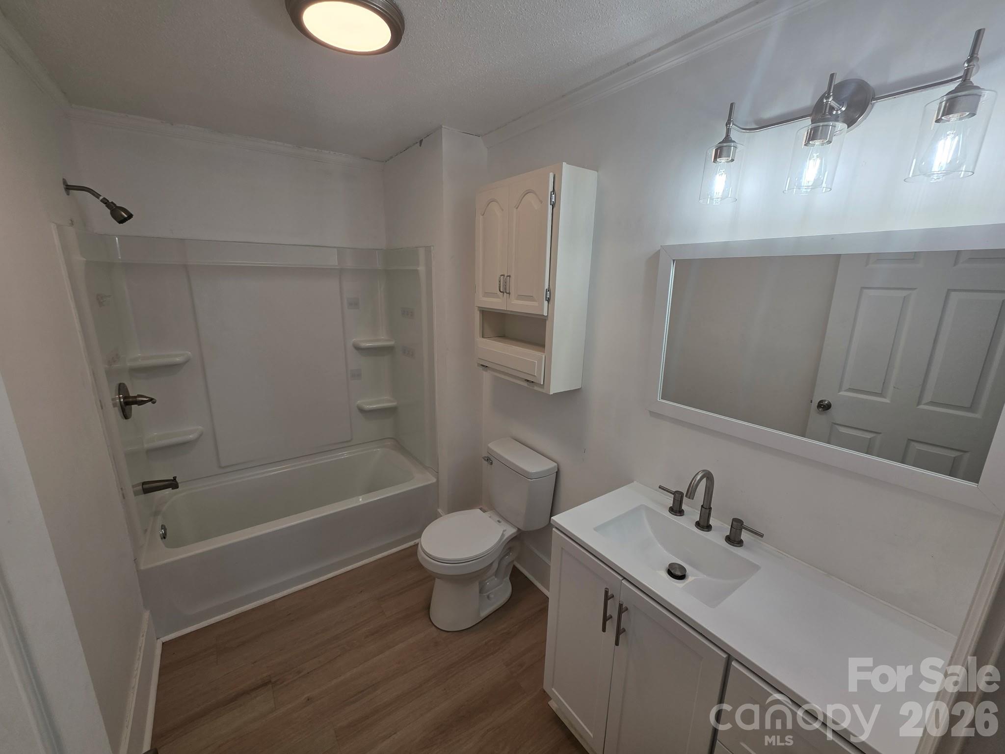 572 2nd Street — Chester