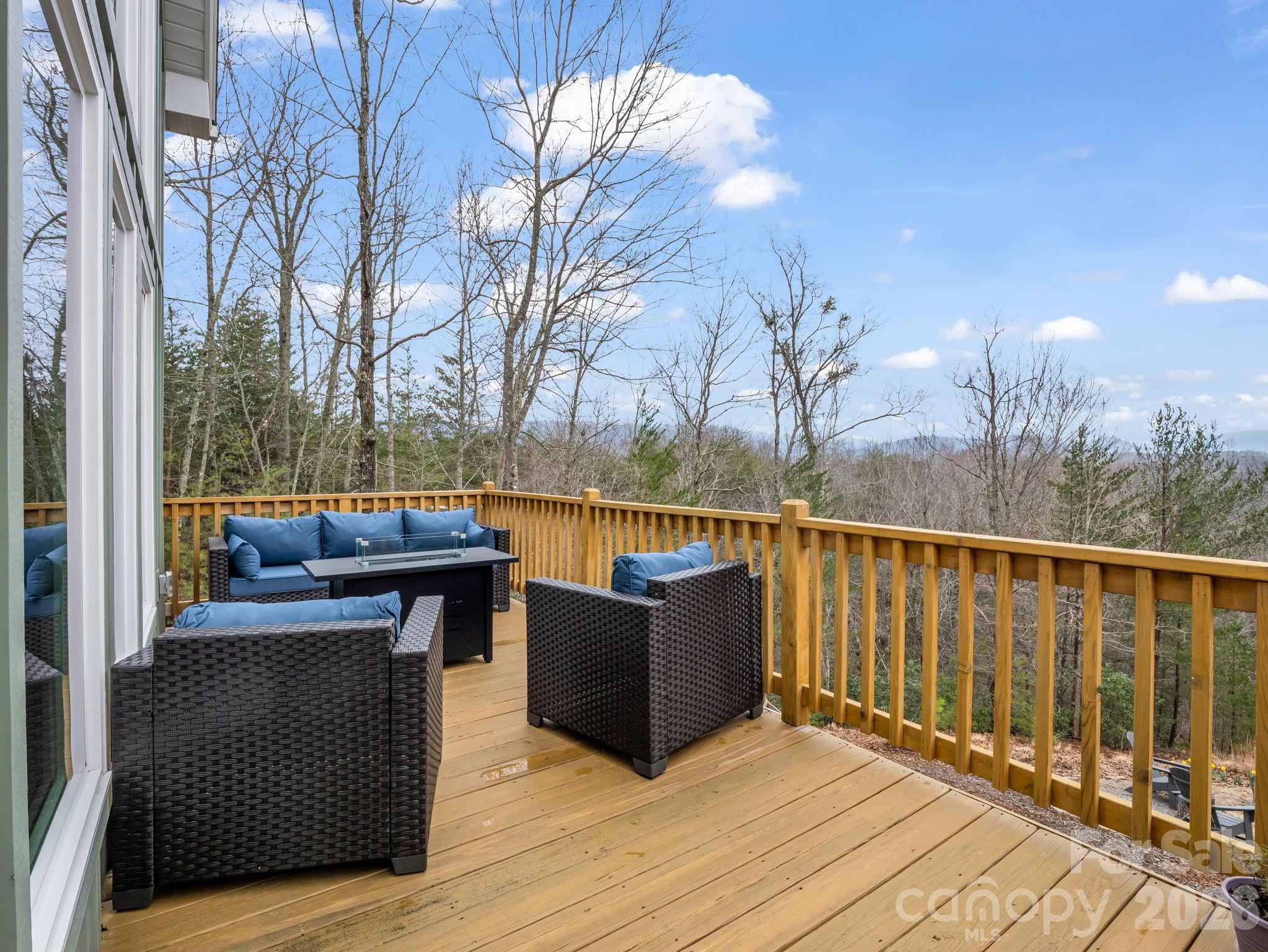 631 Mountain Parkway — Mill Spring