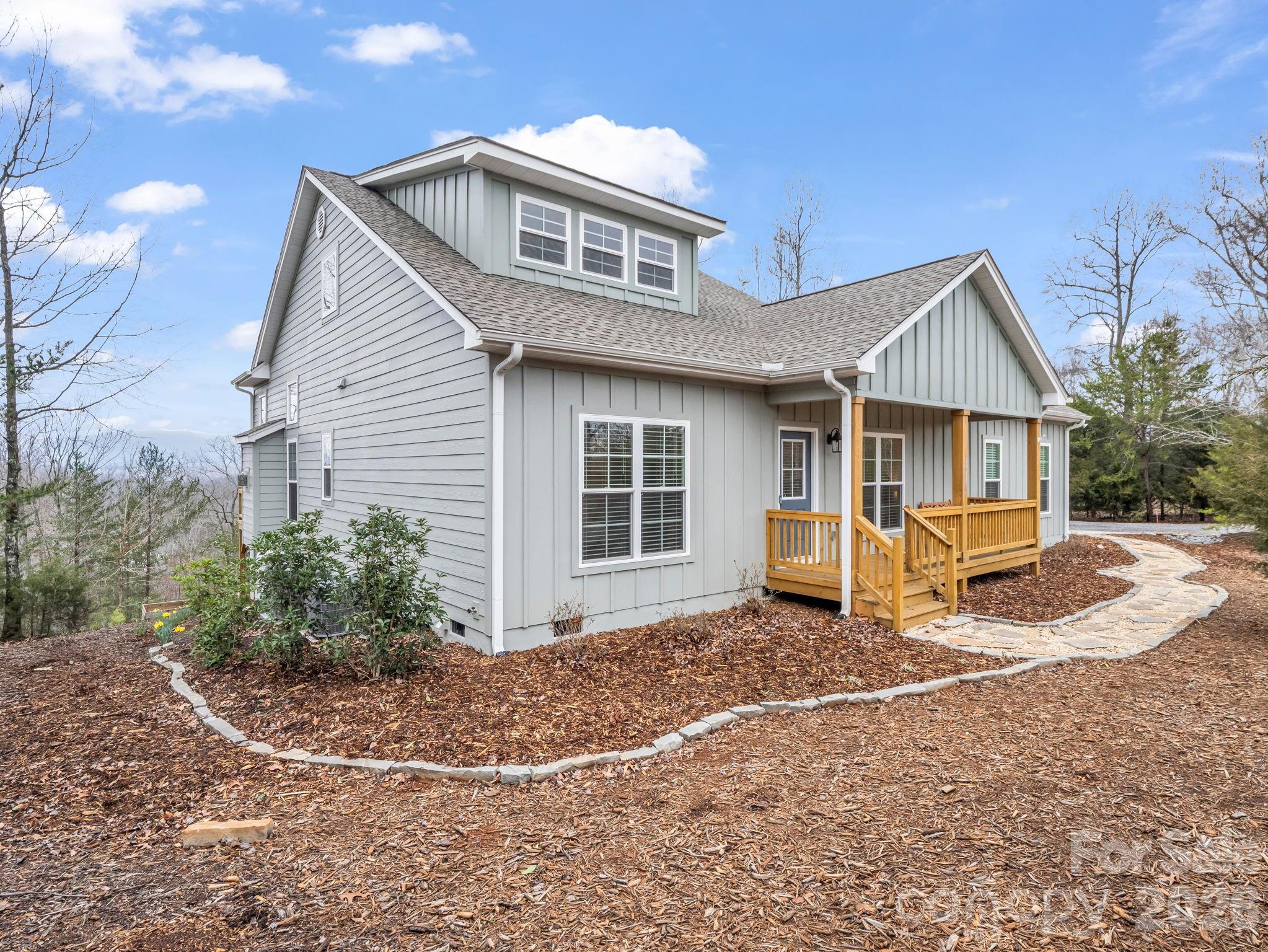 631 Mountain Parkway — Mill Spring