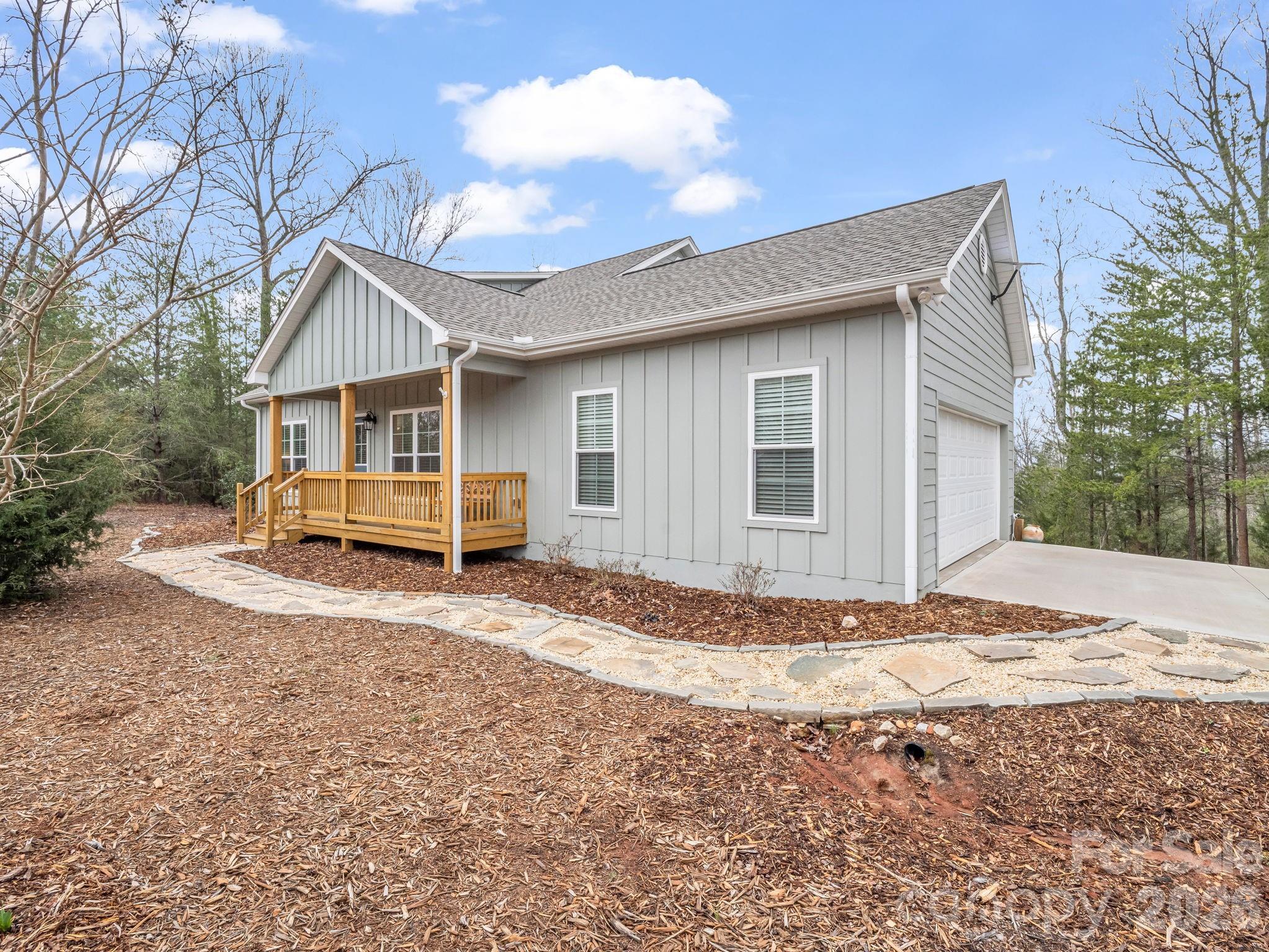 631 Mountain Parkway — Mill Spring