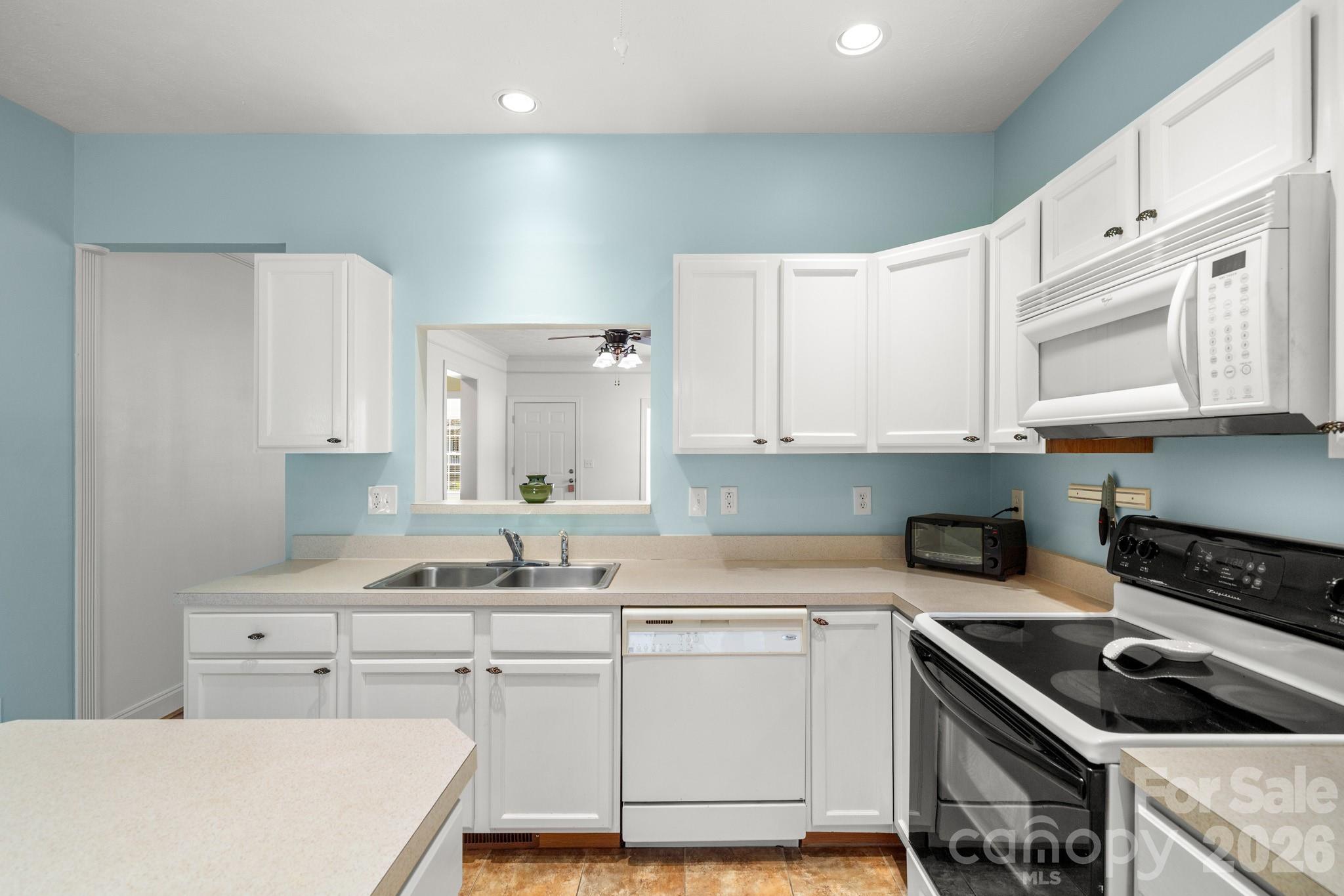 403 Sassafras Drive — Hendersonville