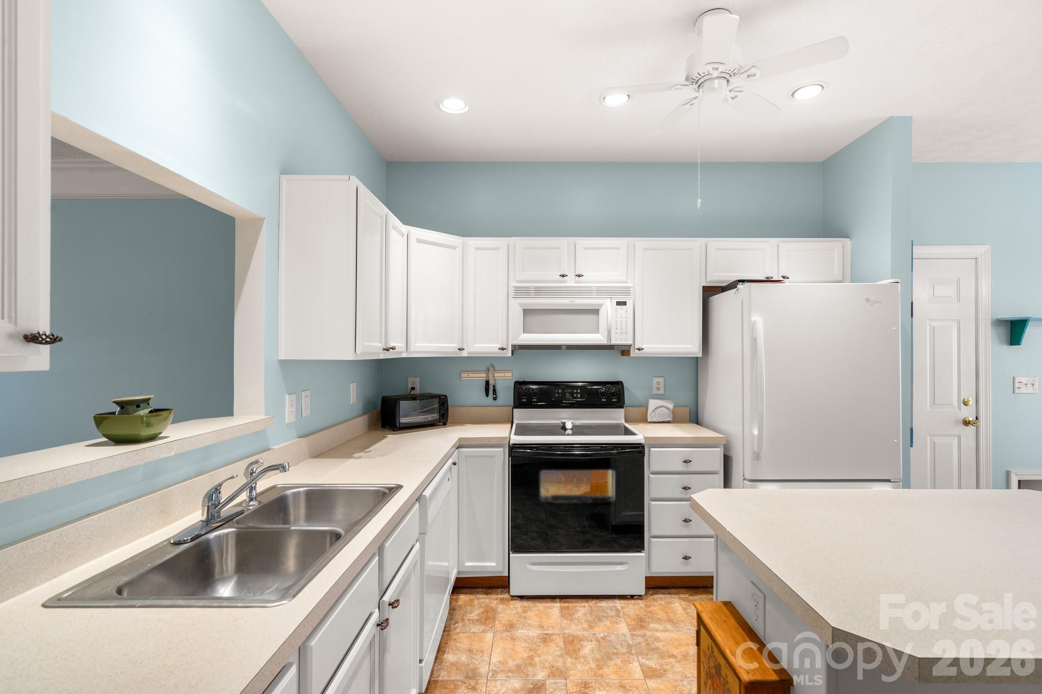 403 Sassafras Drive — Hendersonville