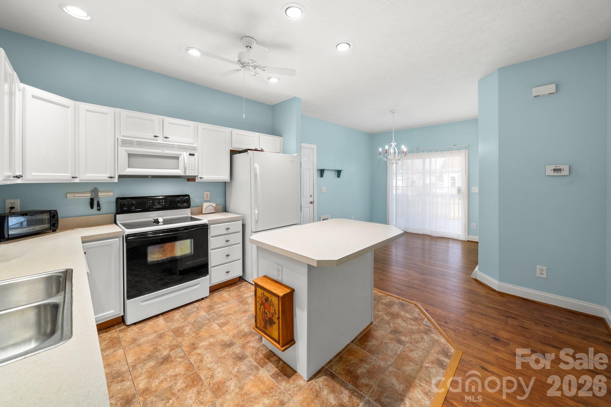 403 Sassafras Drive — Hendersonville