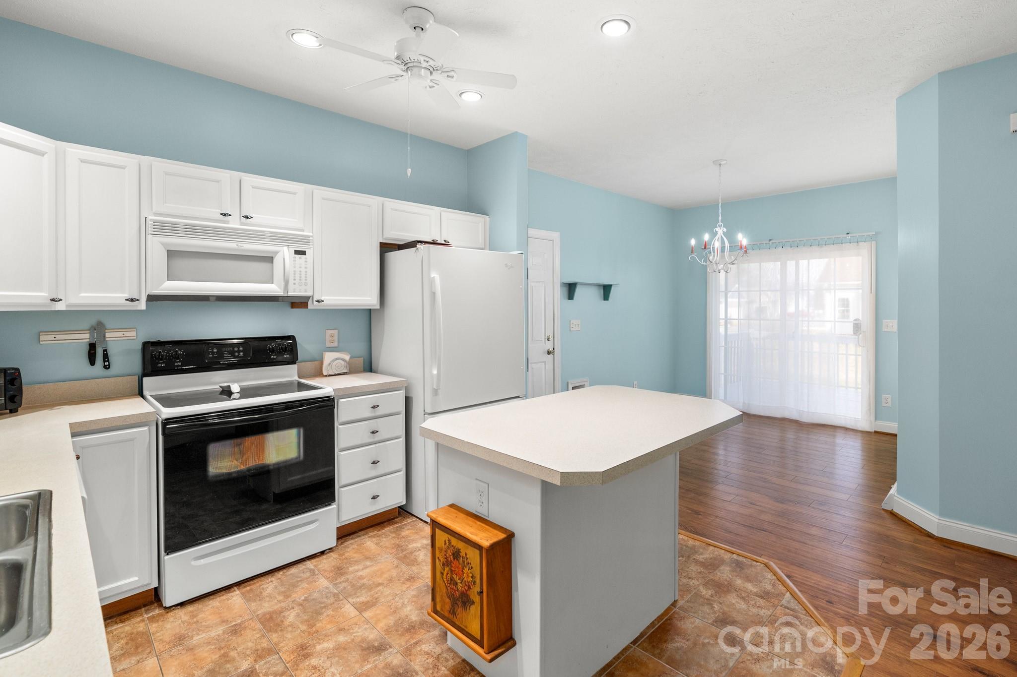 403 Sassafras Drive — Hendersonville