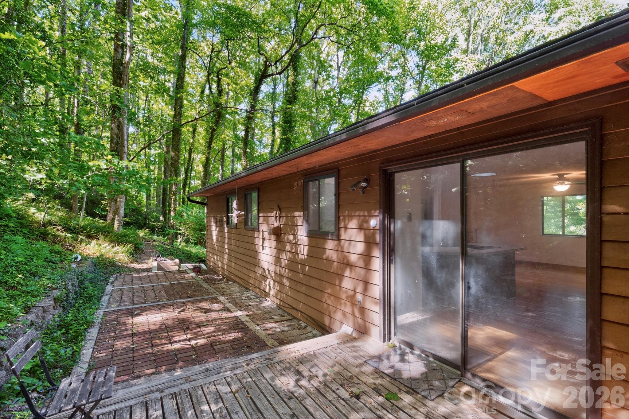 8 Shadywood Circle — Asheville