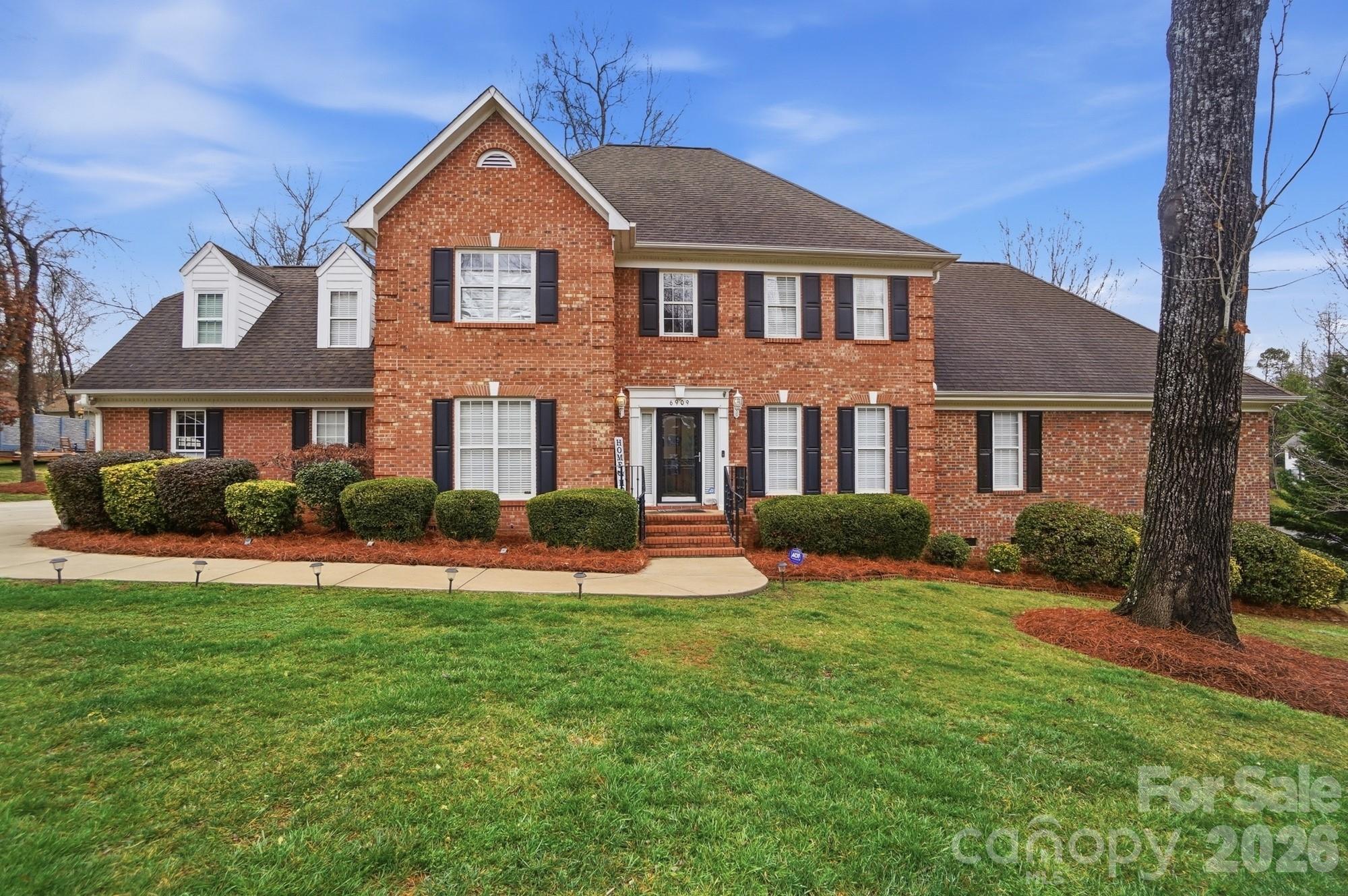 6909 Kersfield Place — Mint Hill