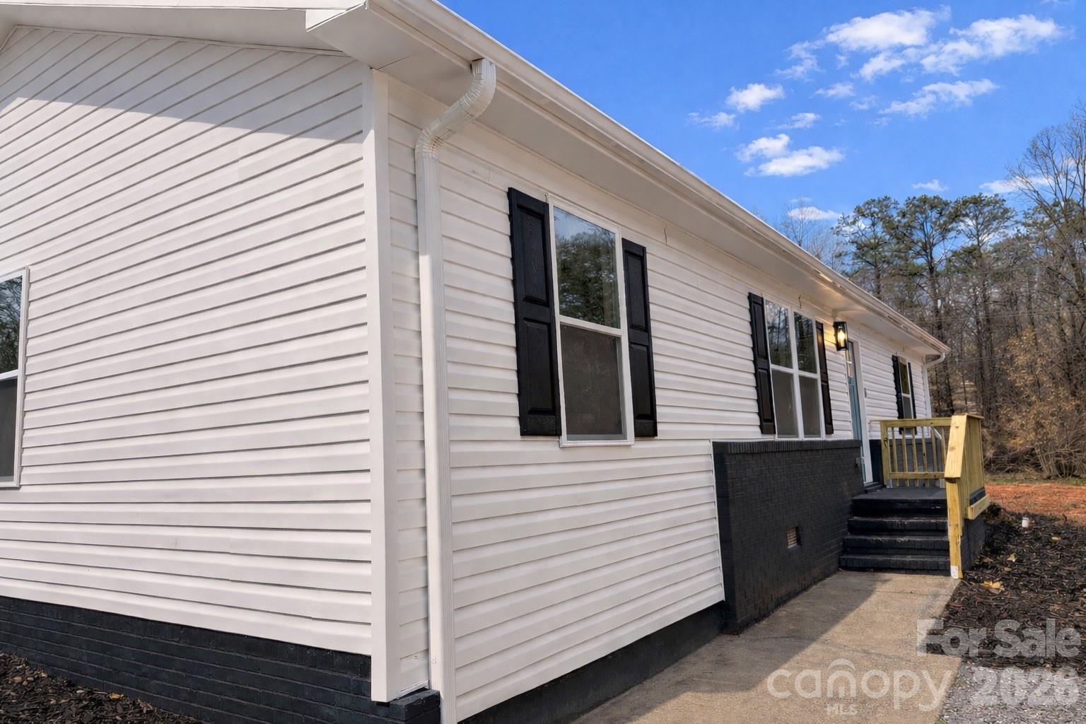 112 Harmony Trail — Gastonia
