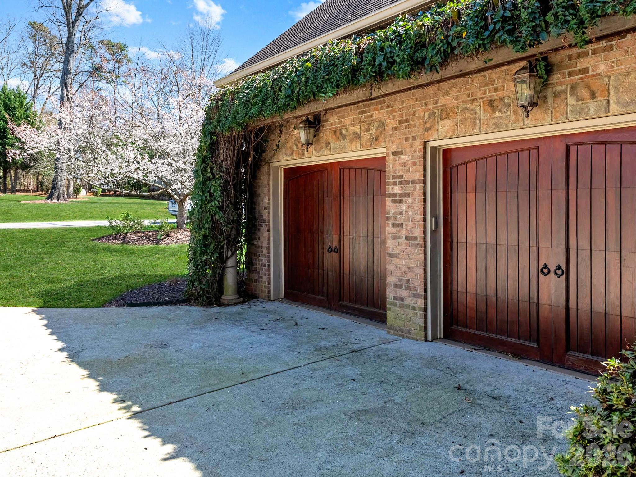 7919 Glen Abbey Circle — Stanley
