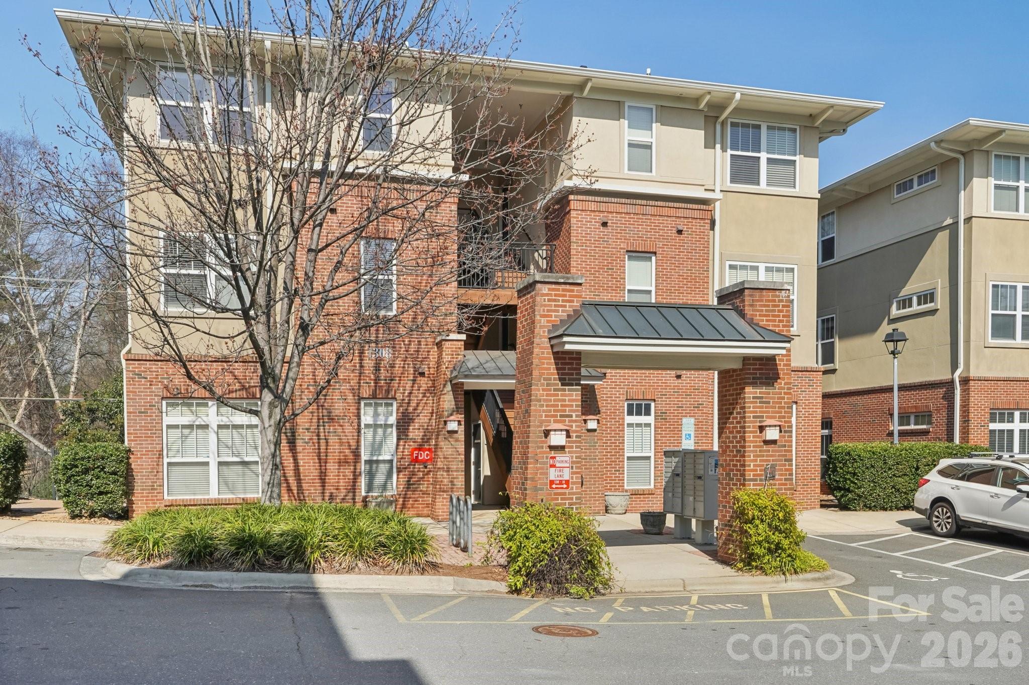 1308 Kenilworth Avenue #432 — Charlotte