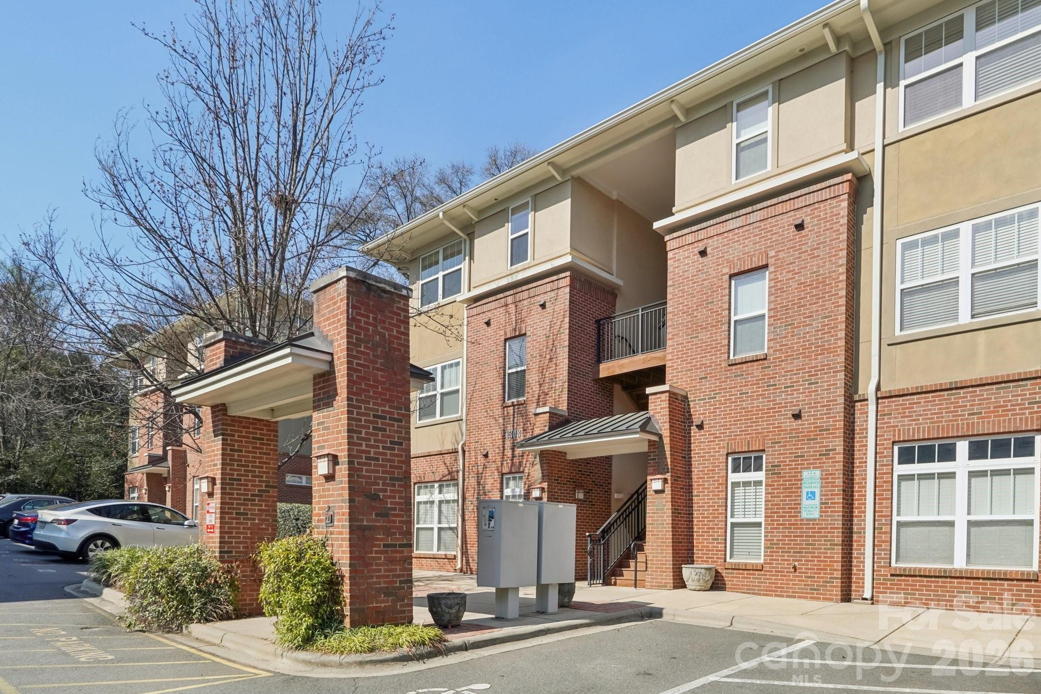 1308 Kenilworth Avenue #432 — Charlotte