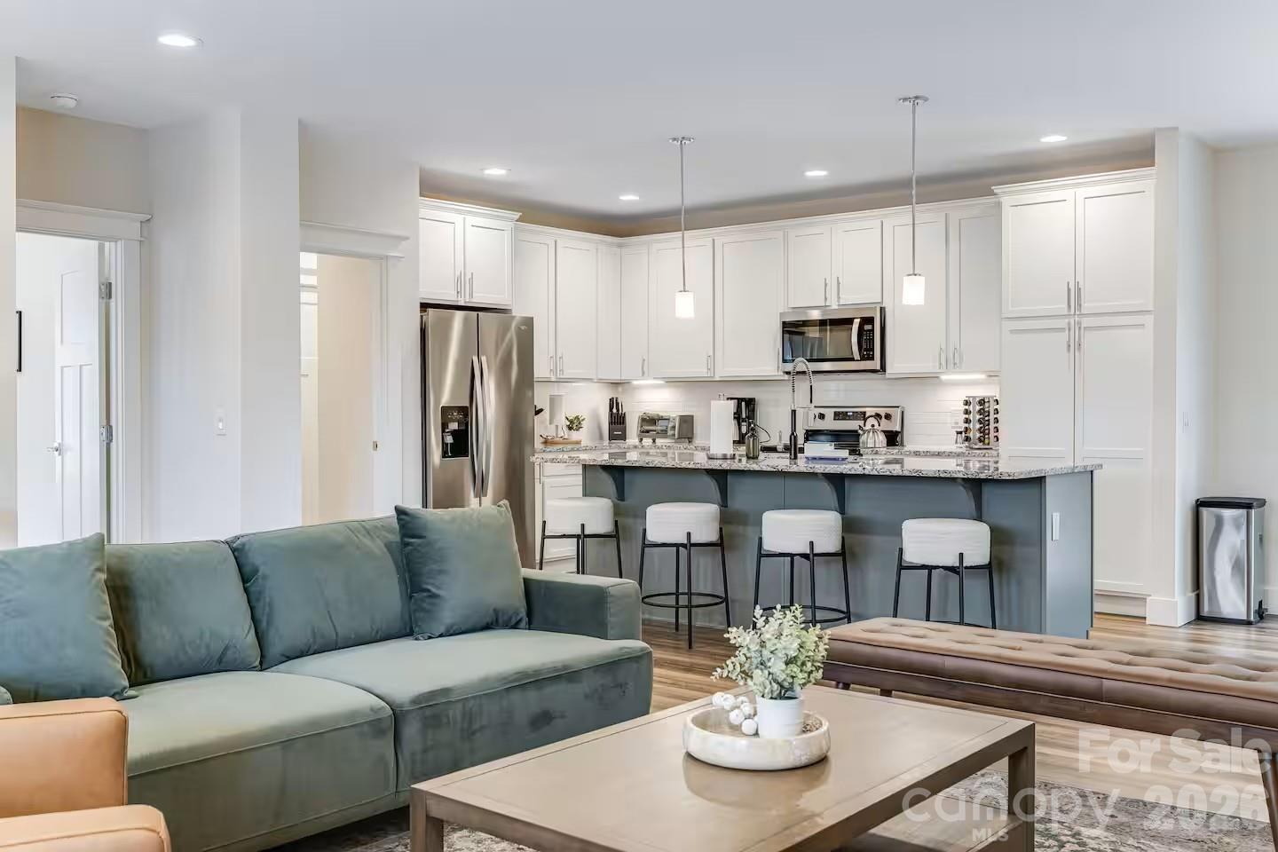 170 Cascade Ridge Road — Fairview