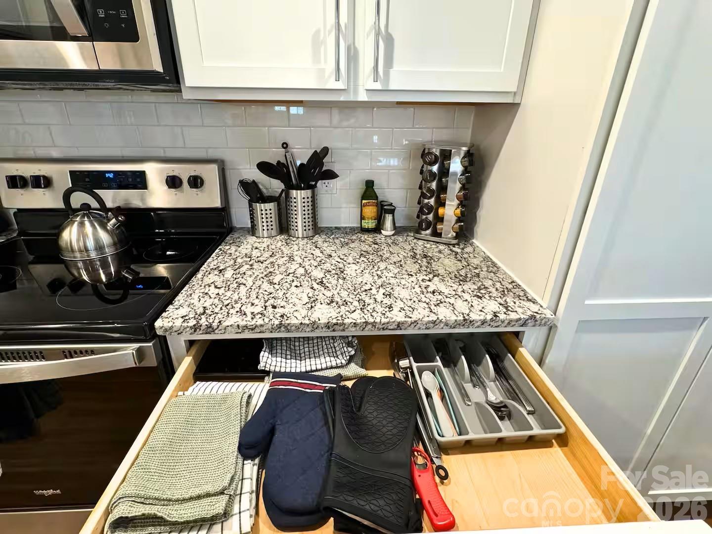 170 Cascade Ridge Road — Fairview