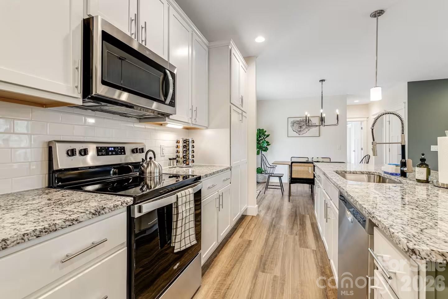 170 Cascade Ridge Road — Fairview