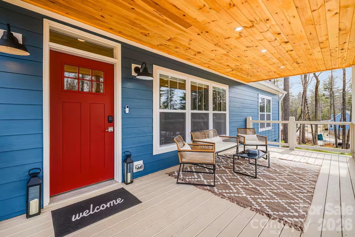 170 Cascade Ridge Road — Fairview
