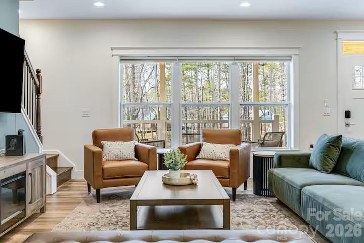 170 Cascade Ridge Road — Fairview