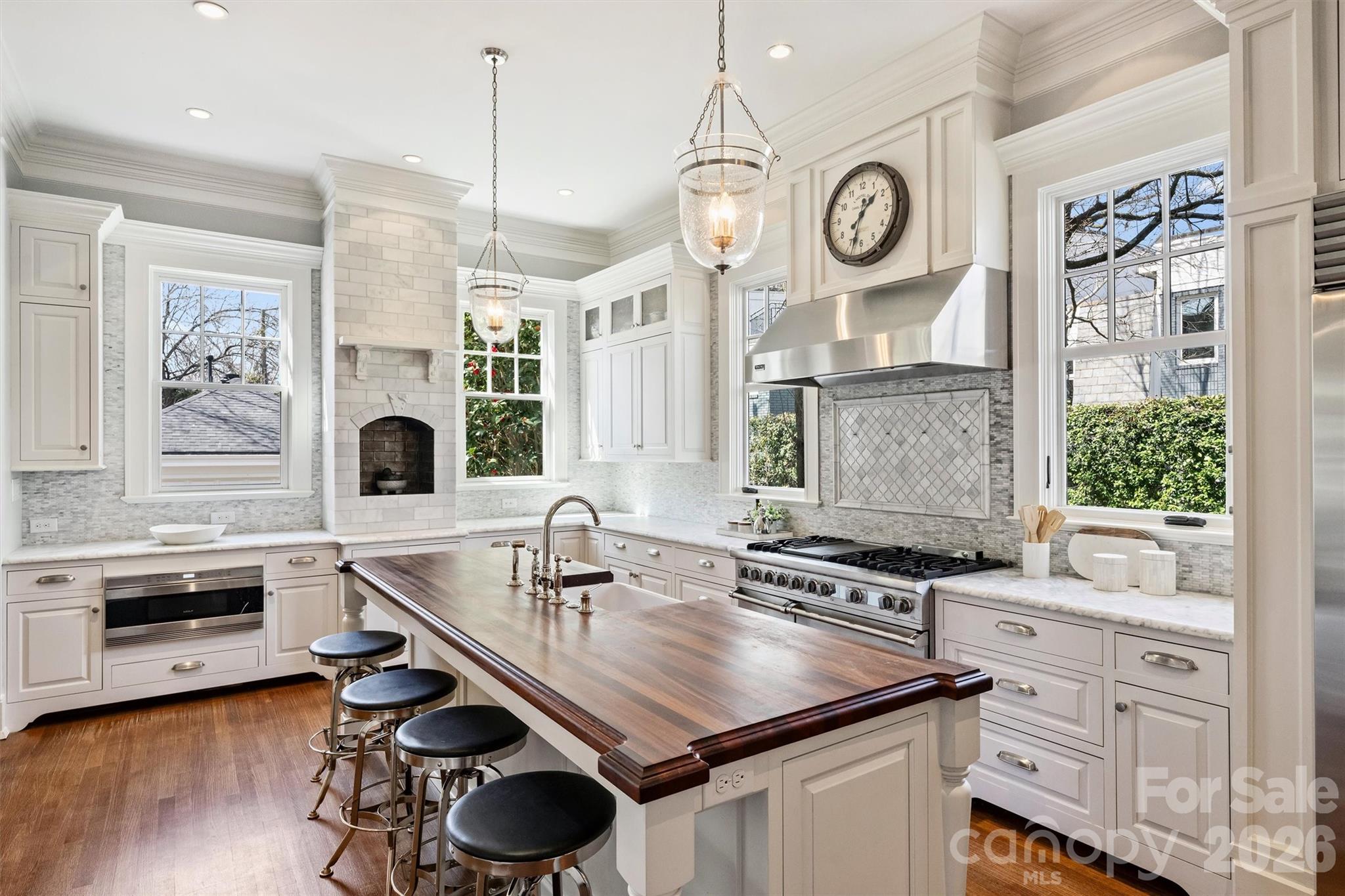 1136 Queens Road — Charlotte