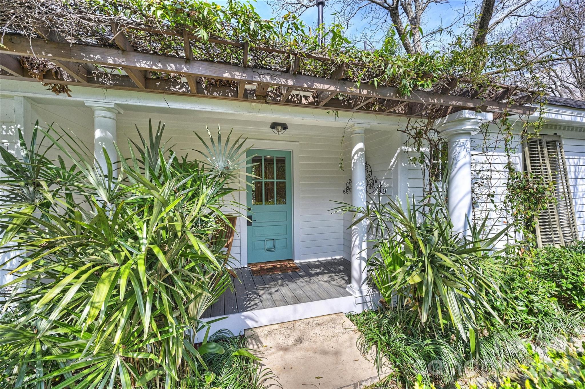 1136 Queens Road — Charlotte