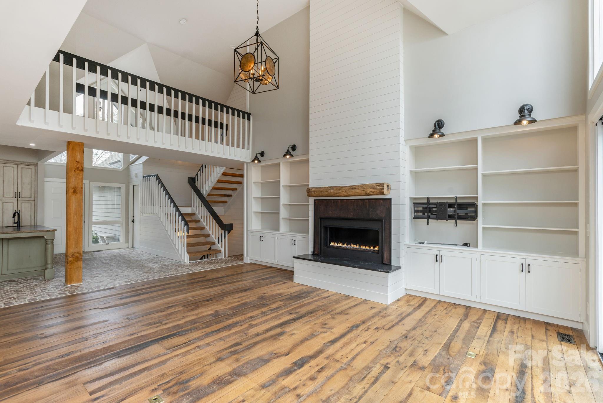 155 WINDING MEADOWS Drive — Flat Rock