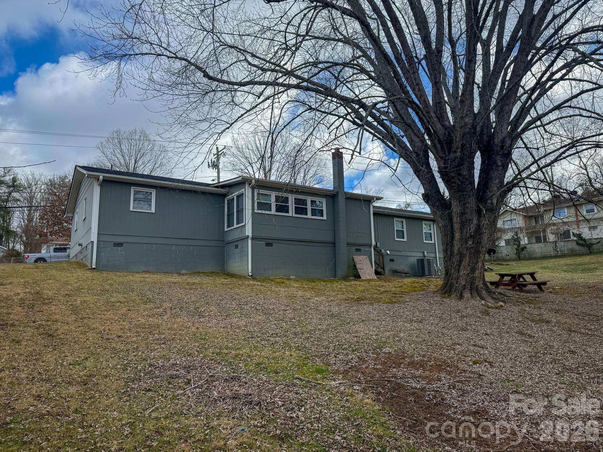 483 Caribou Road — Asheville