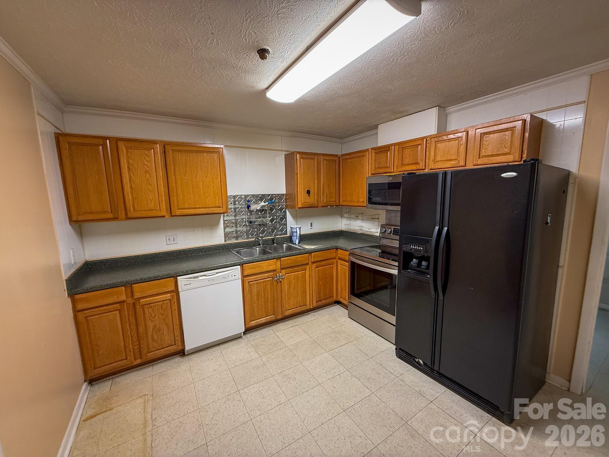 483 Caribou Road — Asheville