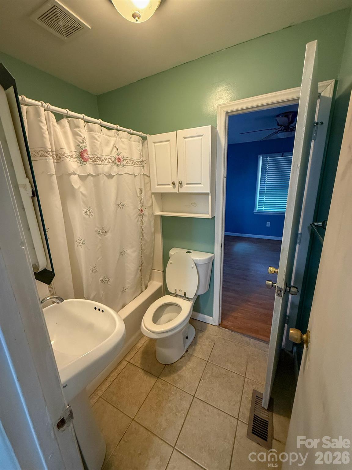 483 Caribou Road — Asheville