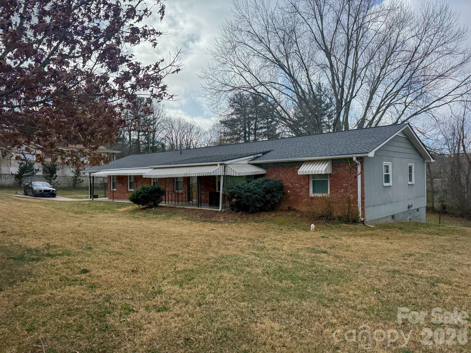 483 Caribou Road — Asheville
